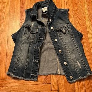 Jean Vest